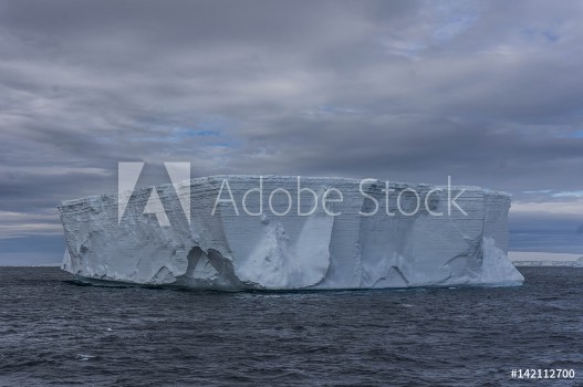 Bild på Tabular iceberg in Antarctica